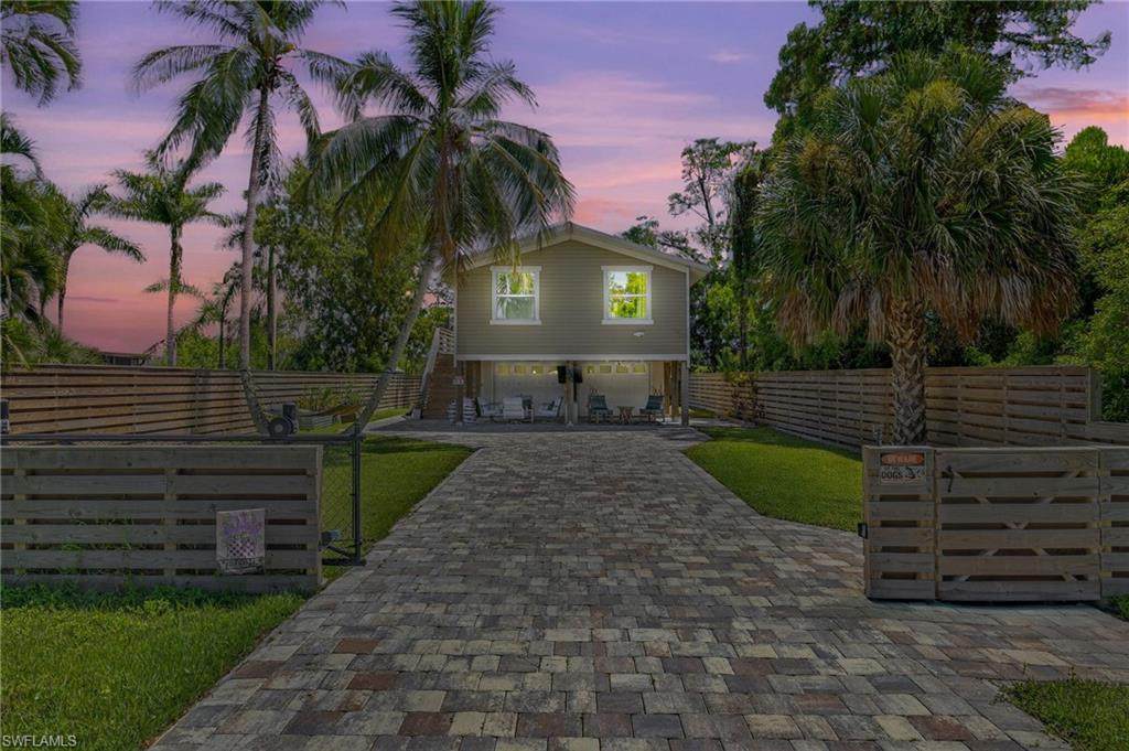 3020 Woodside Ave - Photo 1