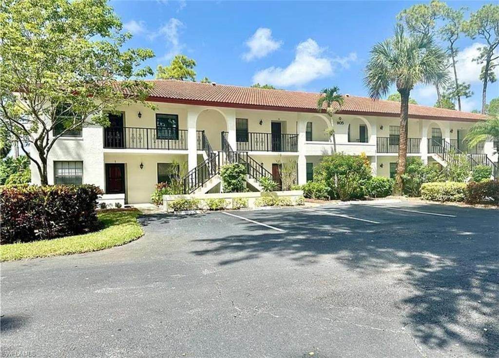 905 Augusta Blvd - Photo 1