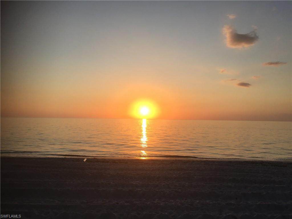 6585 Nicholas Blvd - Photo 1