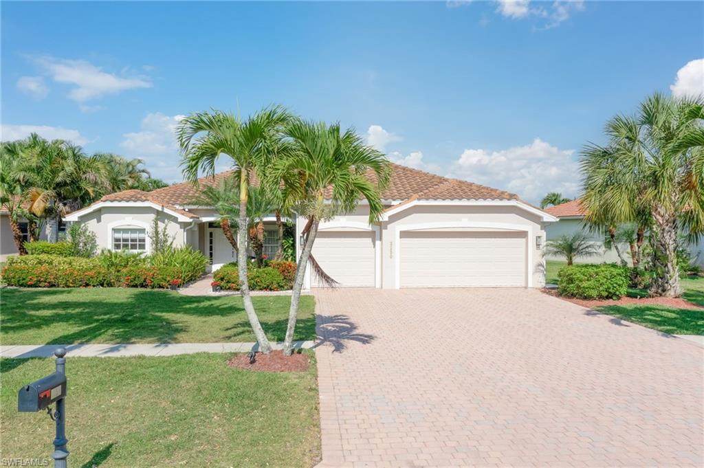2250 Grove Dr - Photo 1