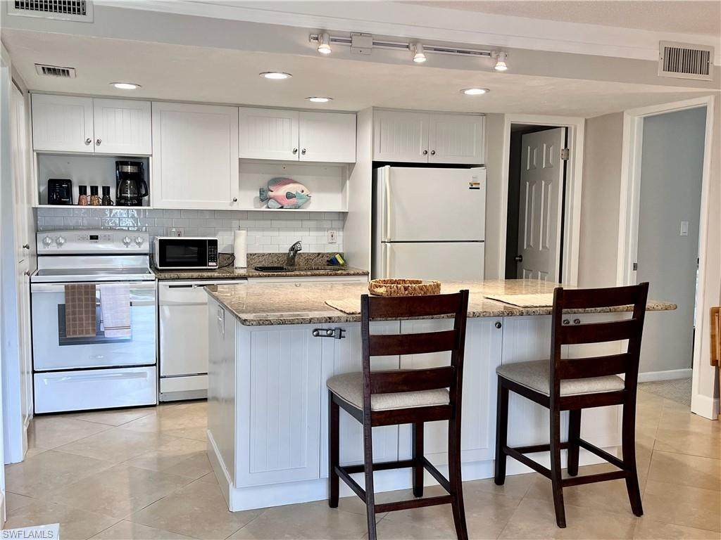 216 Palm Dr - Photo 1