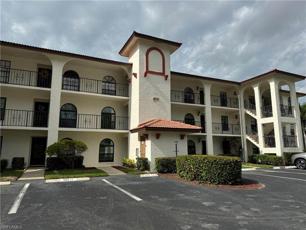 605 Augusta Blvd - Photo 1