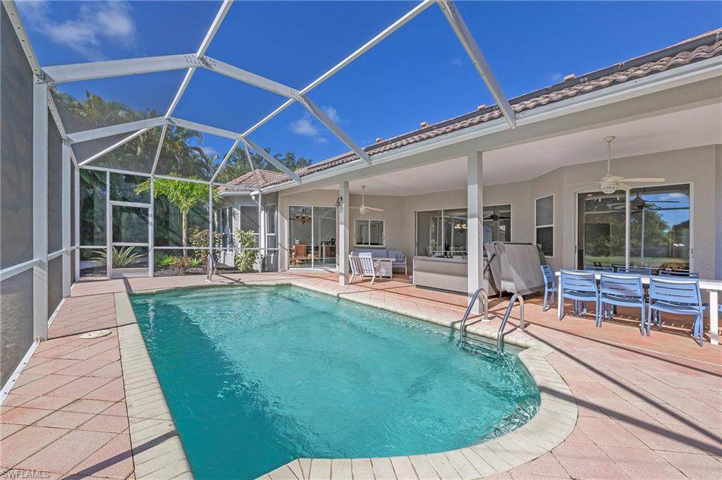 300 Wentworth Ct - Photo 1