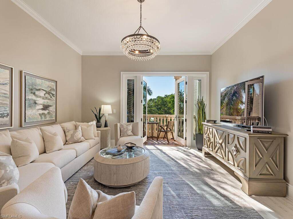 627 6TH Ave - Photo 1