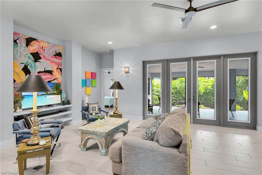 111 Bahama Ave - Photo 1