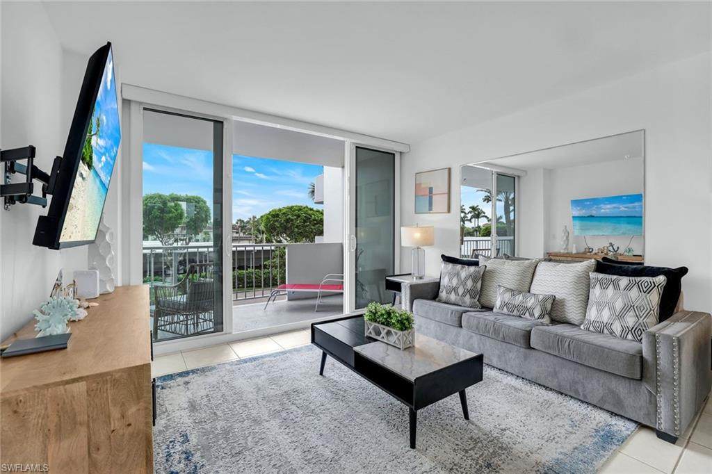 140 Seaview Ct - Photo 1