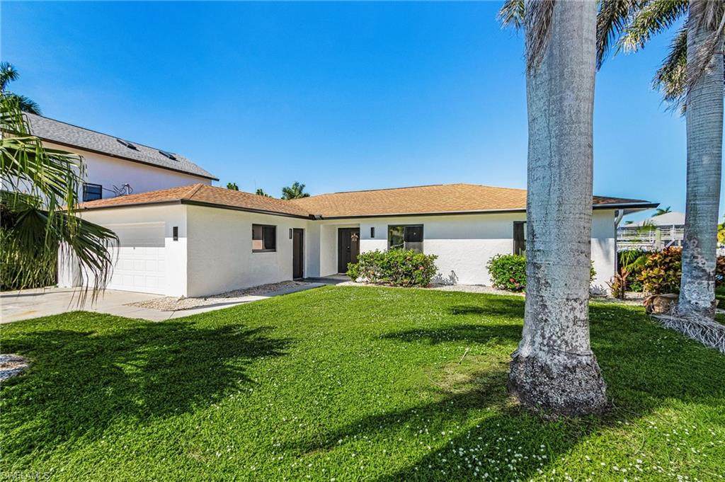 121 Jamaica Dr - Photo 1