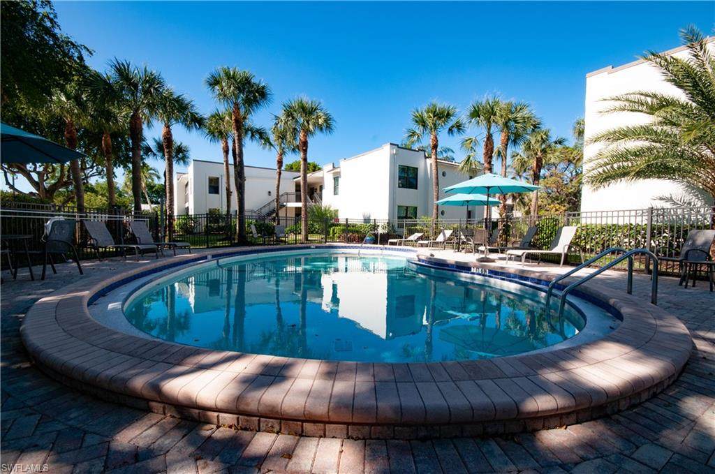 802 10th Ave - Photo 1