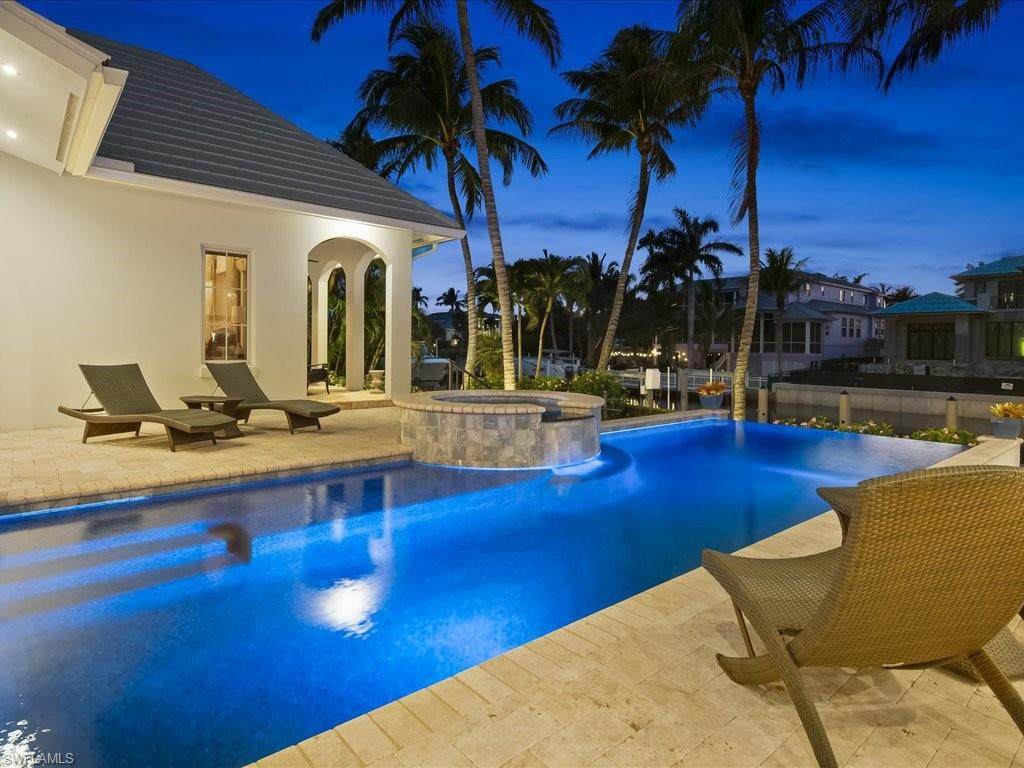 https://bt-photos.global.ssl.fastly.net/naples/orig_boomver_1_225079057-2.jpg