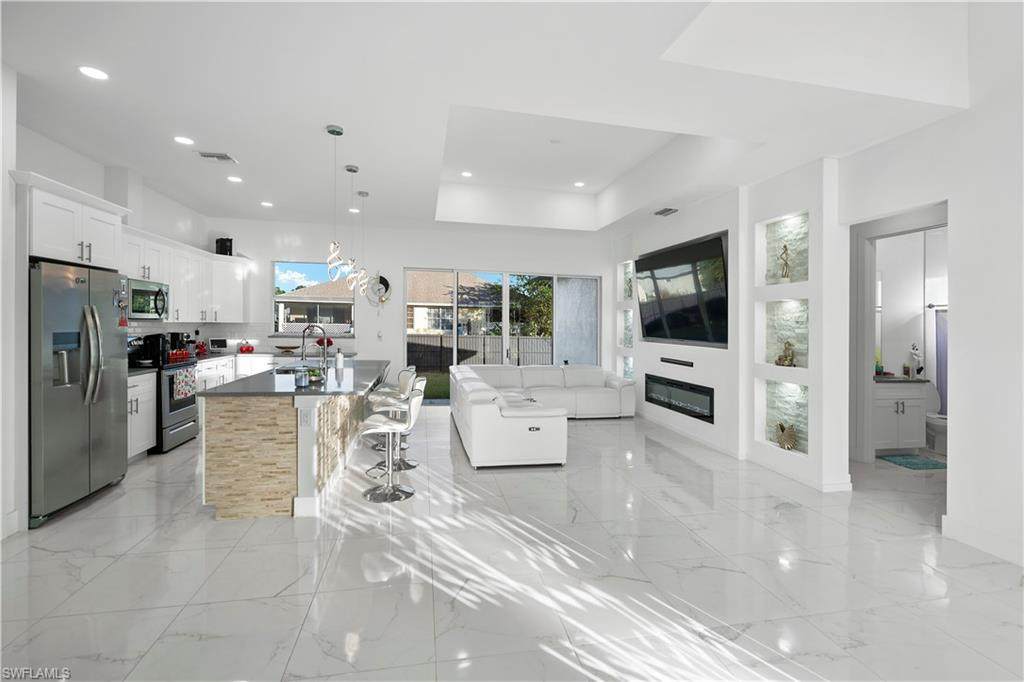 453 Lillon Ave - Photo 1