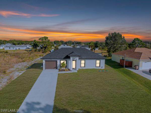 556 Woodview Dr - Photo 1