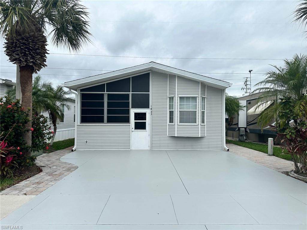 1453 Diamond Lake Cir - Photo 1