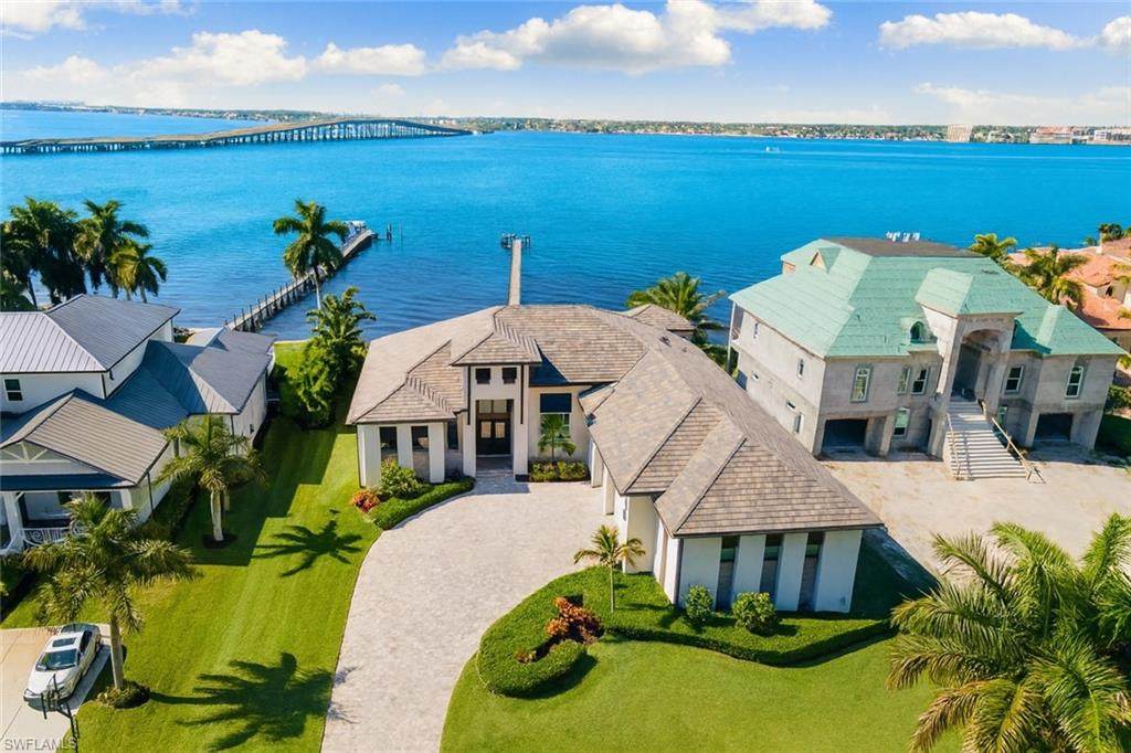 12484 Riverside Dr - Photo 1