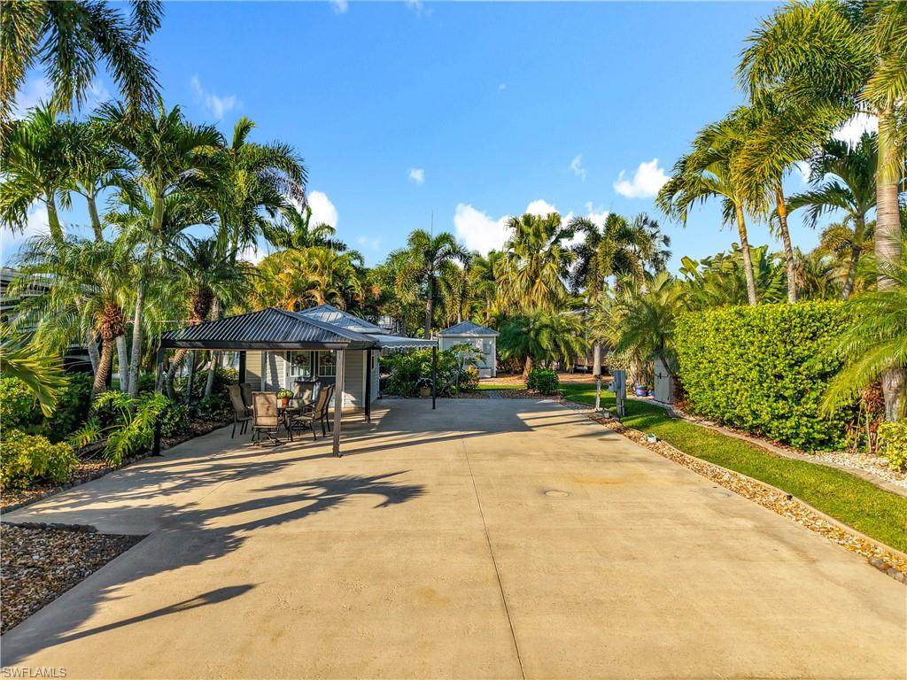 10141 Shadowood Ct - Photo 1