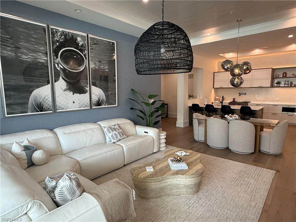 201 8th St - Photo 1