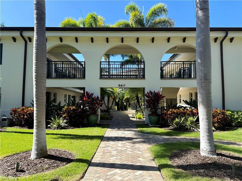 960 7th St - Photo 1