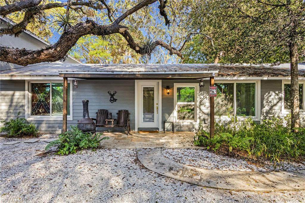 2563 Weeks Ave - Photo 1