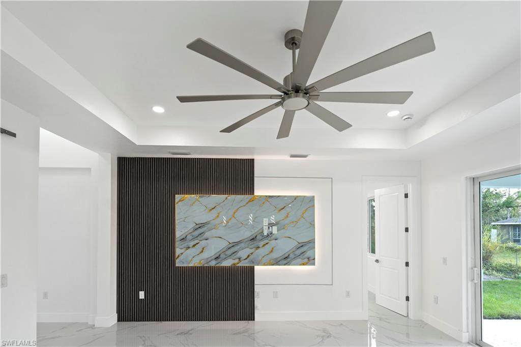 918 Hollister Ave - Photo 1