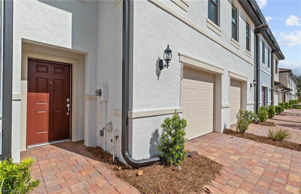 1587 Lake Jessup Cir - Photo 1