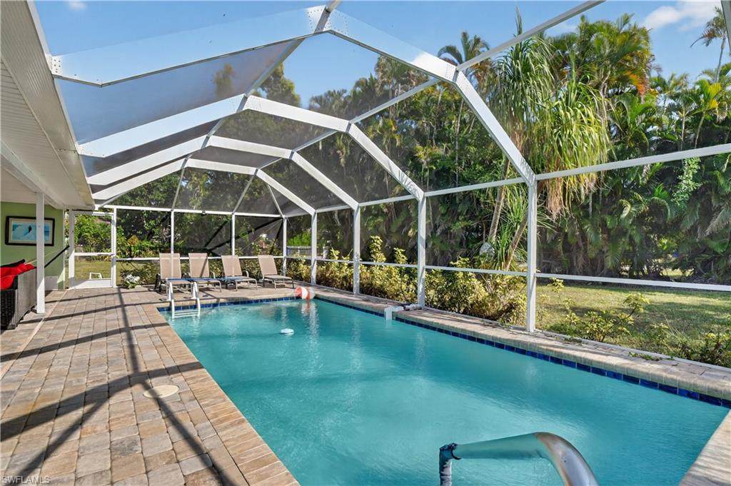2741 Mcgregor Blvd - Photo 1