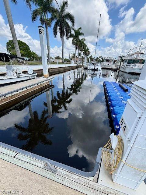 525 Newport Dr - Photo 1