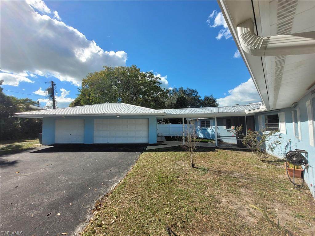 10131 Main Dr - Photo 1