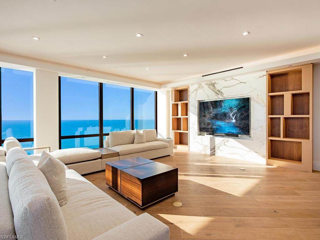 4951 Gulf Shore Blvd - Photo 1