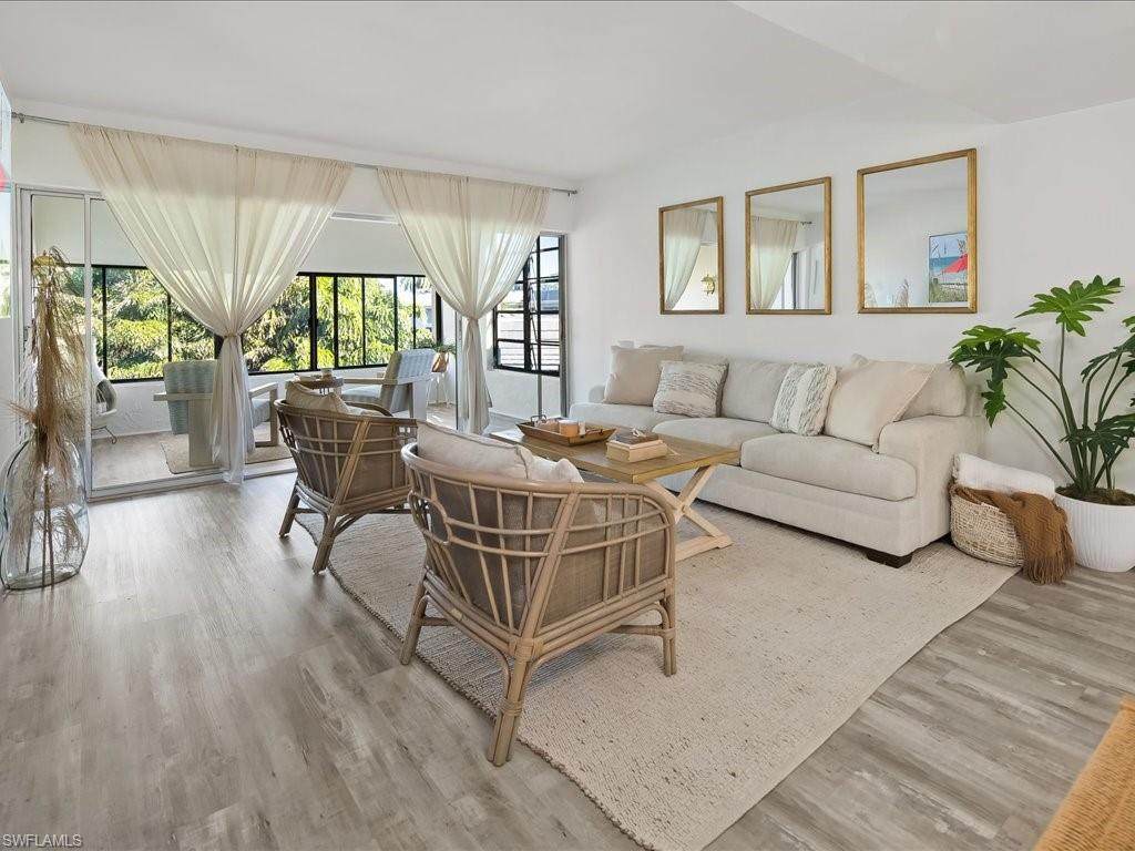 975 Palm View Dr - Photo 1