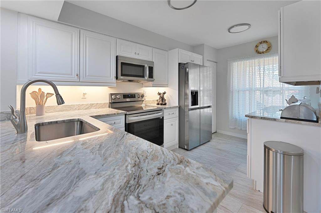 6480 Huntington Lakes Cir - Photo 1