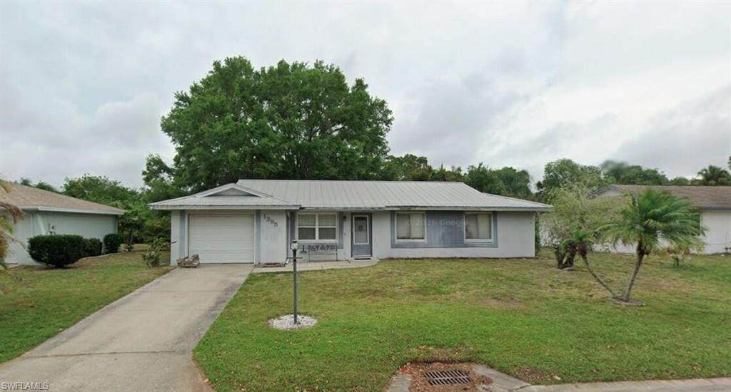 1395 Torreya Cir - Photo 1