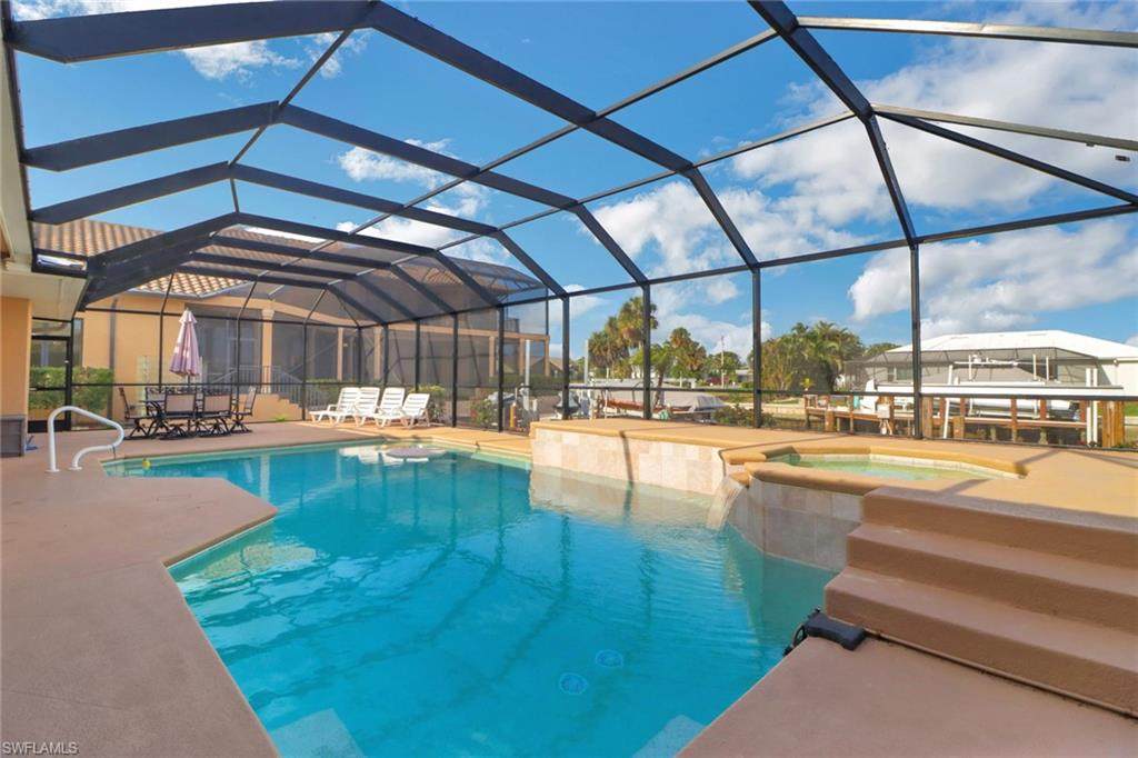 562 Goldcoast Ct - Photo 1