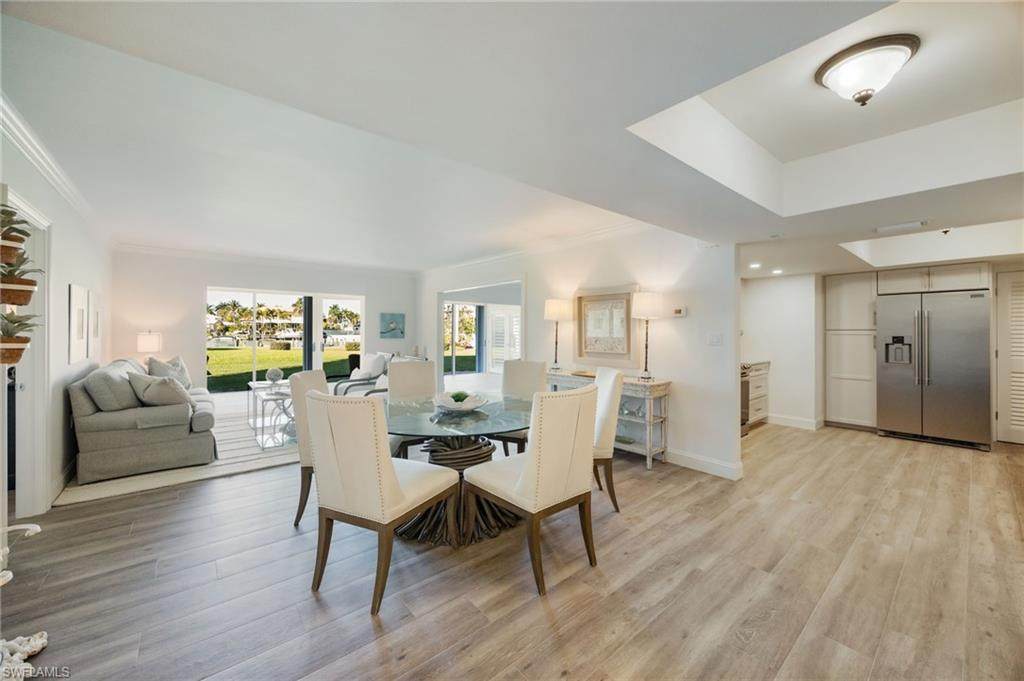 383 Harbour Dr - Photo 1