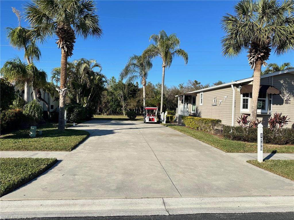 1623 Diamond Lake Cir - Photo 1
