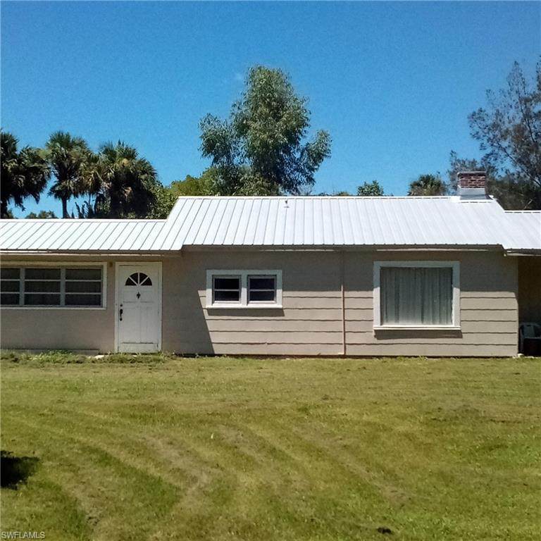 371 Riverview St - Photo 1