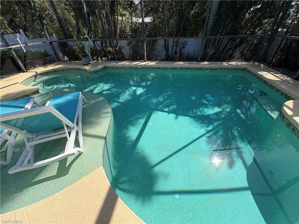 2500 Lee St - Photo 1