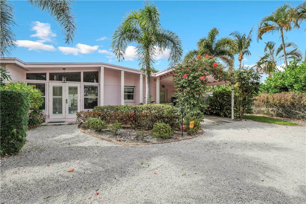 1712 Harbor Ln - Photo 1