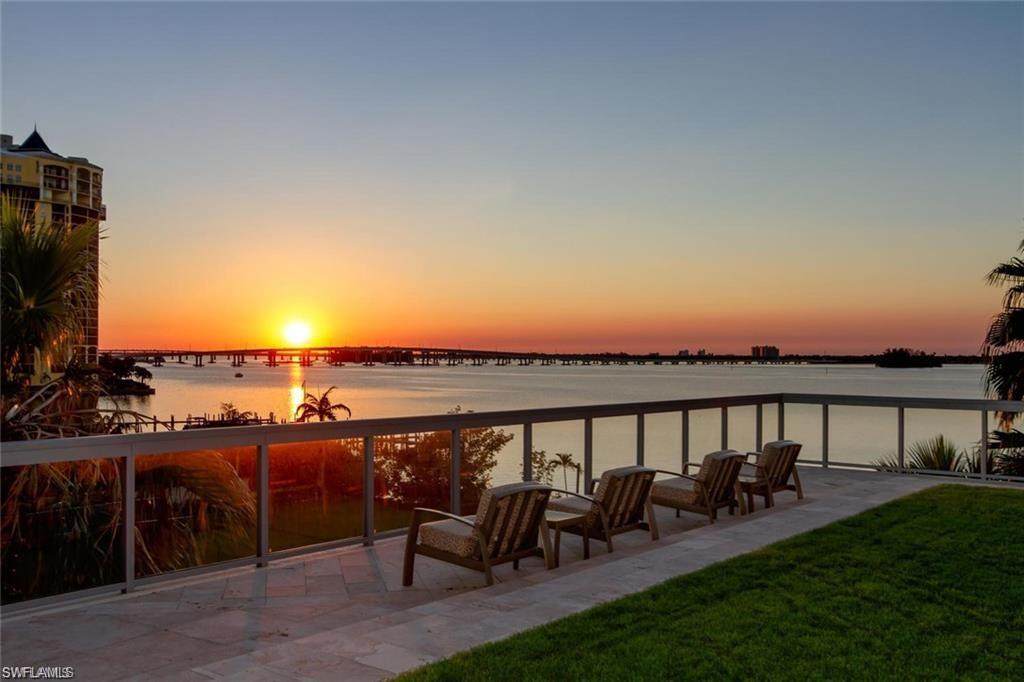 3000 Oasis Grand Blvd - Photo 1