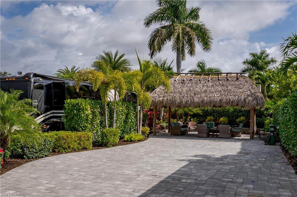 https://bt-photos.global.ssl.fastly.net/naples/orig_boomver_1_226011352-2.jpg