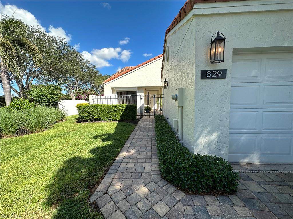 829 Reef Point Cir - Photo 1