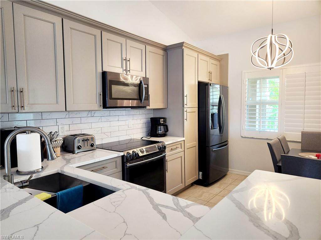 6270 Huntington Lakes Cir - Photo 1