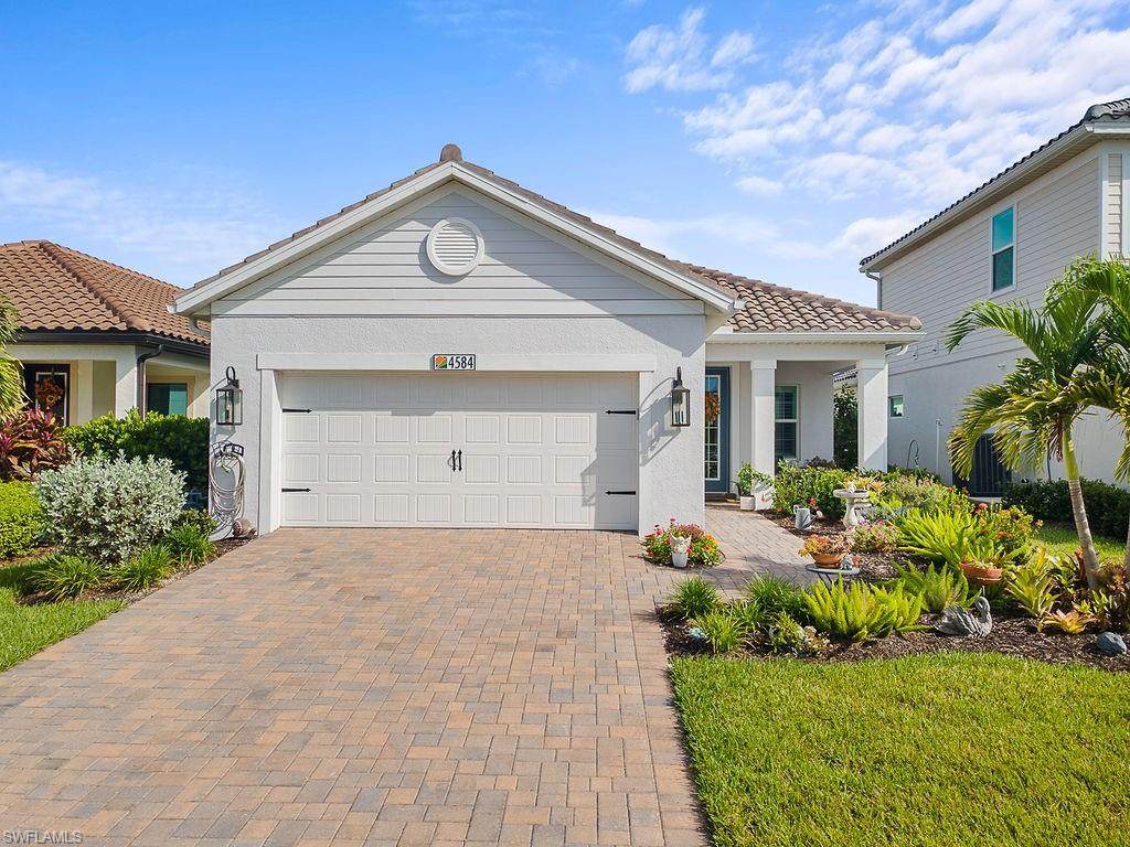 4584 Centaurus Cir - Photo 1