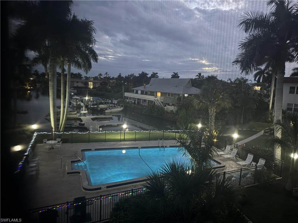 https://bt-photos.global.ssl.fastly.net/naples/orig_boomver_1_226015470-2.jpg