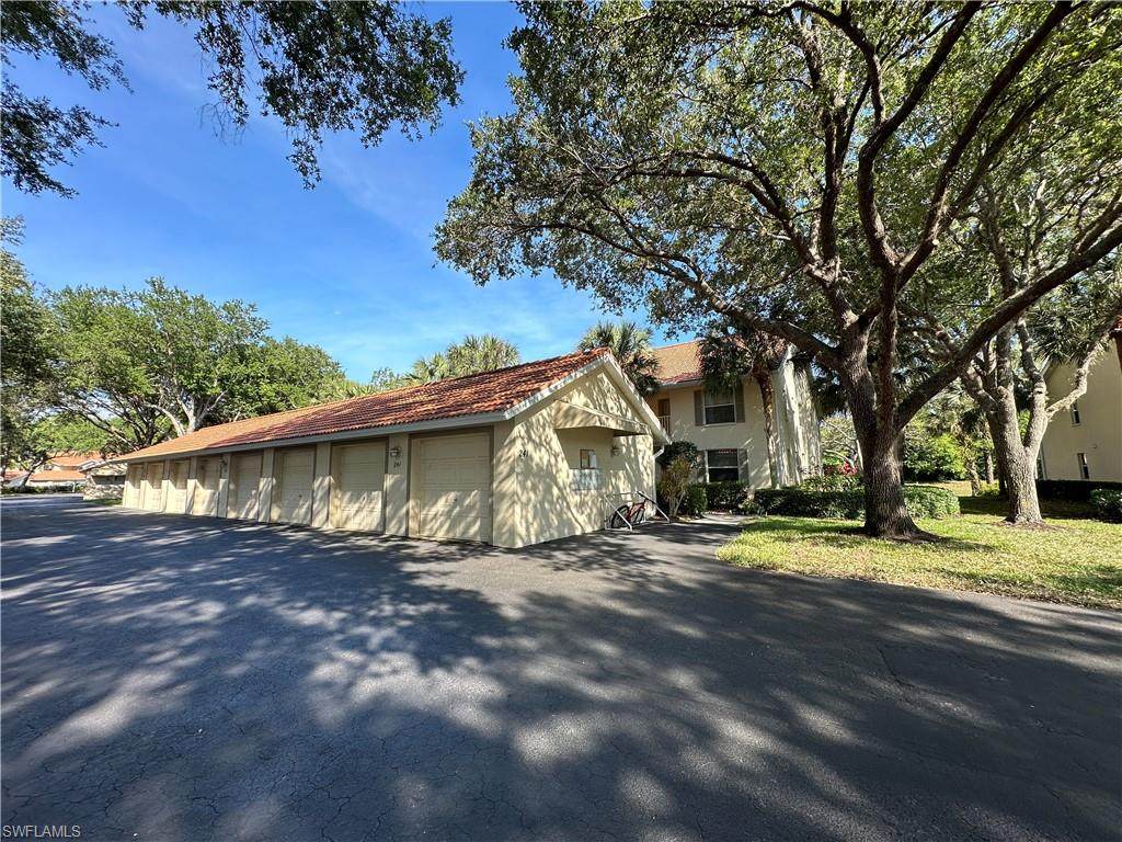 241 Robin Hood Cir - Photo 1