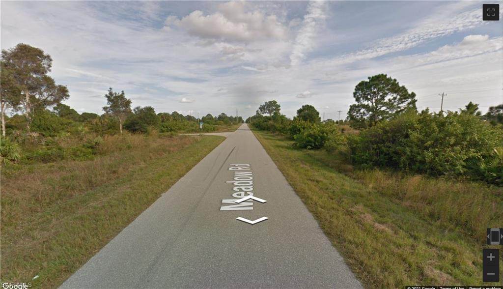 2902 Meadow Rd - Photo 1
