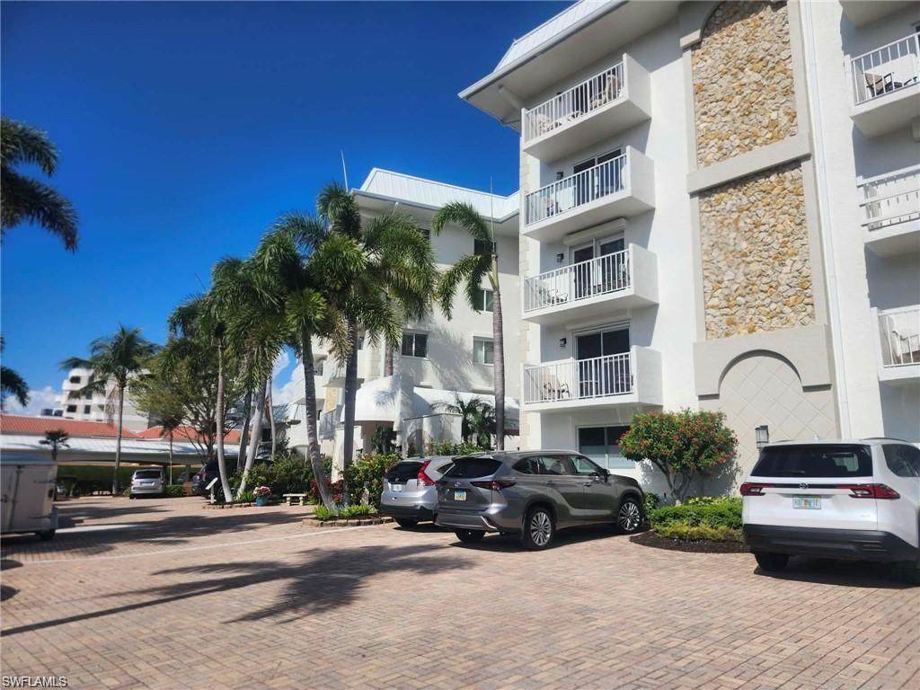 3000 Gulf Shore Blvd - Photo 1
