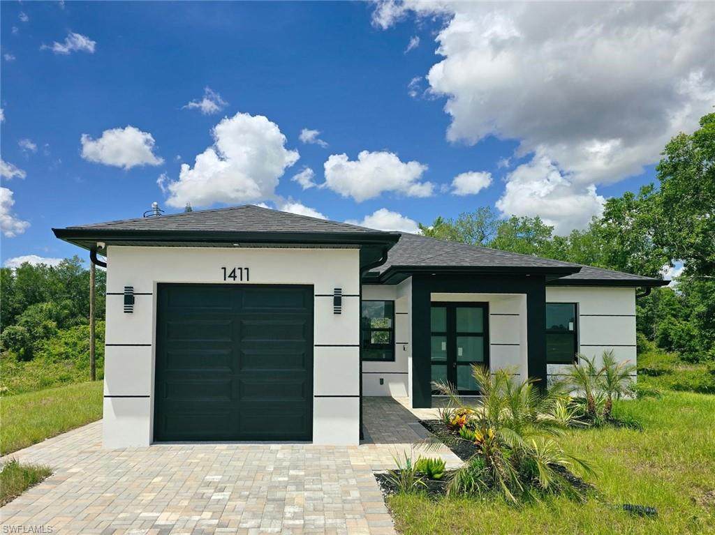 1411 Moore Ave - Photo 1