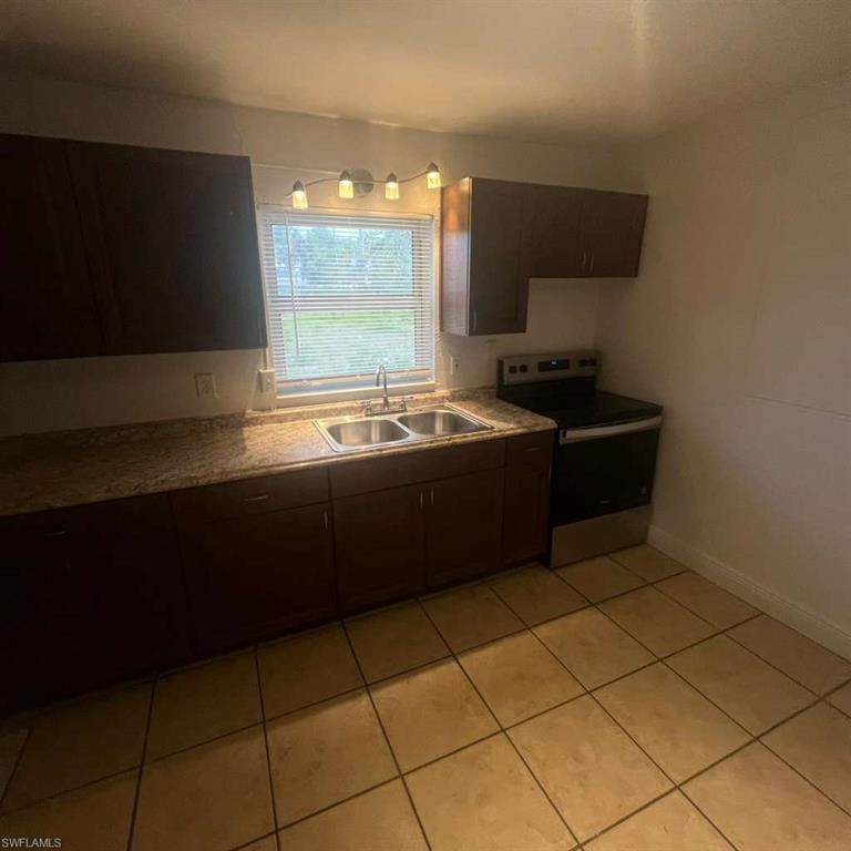 1427 Markland - Photo 1
