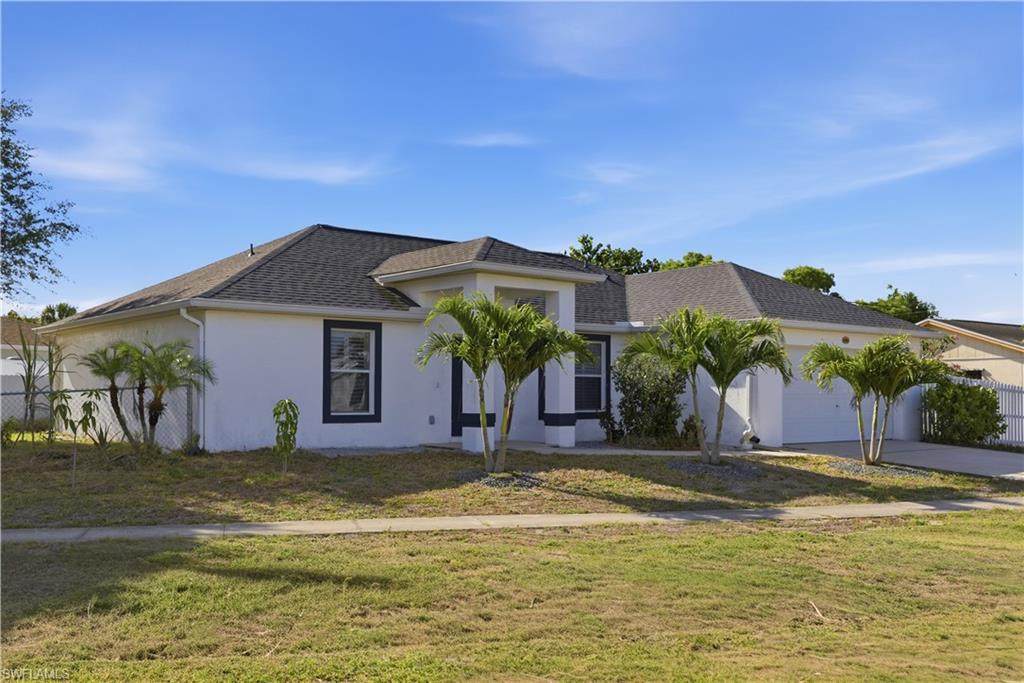 1082 Ridgeway Dr - Photo 1