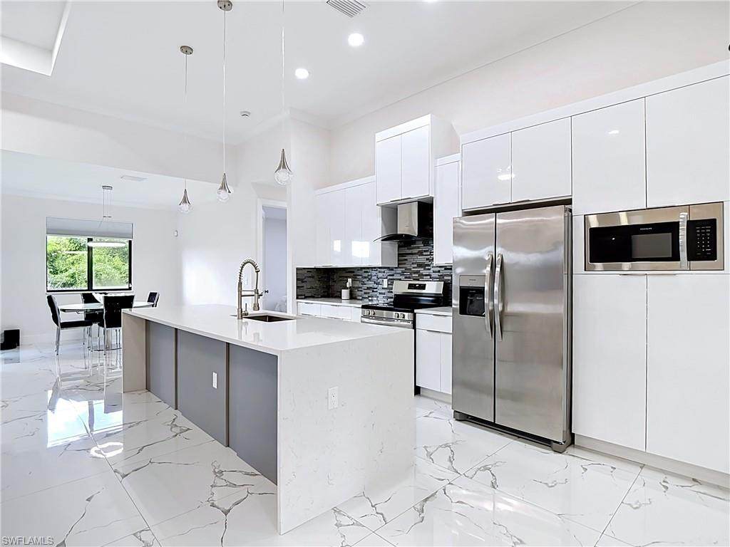 2905 4th St - Photo 1