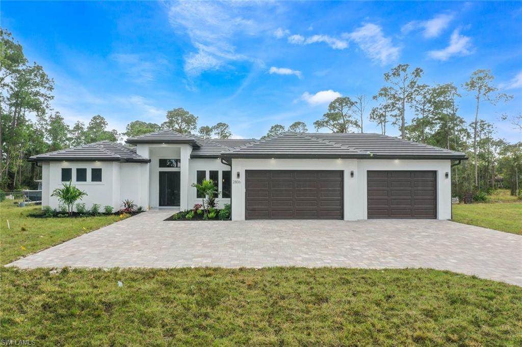 2806 Golden Gate Blvd - Photo 1